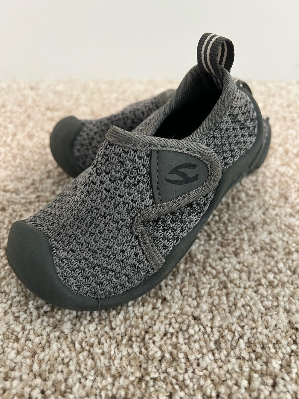 Kids Gray Knit Slip-On Velcro Sneakers